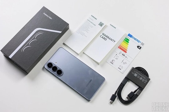 Samsung Galaxy S26 Plus giảm giá đến 9,3 triệu đồng: Flagship 2026 dần trở nên dễ tiếp cận