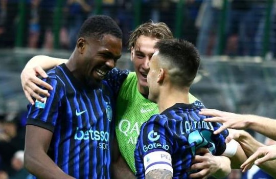 Inter Milan đè bẹp Roma 5-2: Song sát Lautaro - Thuram rực sáng tại San Siro