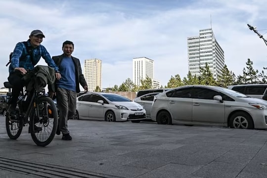 Bài học đắt giá trong chuyển đổi sang “xe sạch”