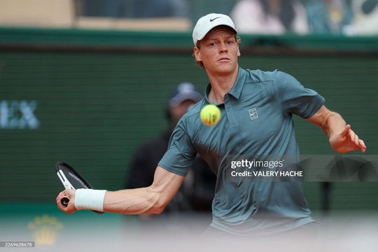 Jannik Sinner hủy diệt Humbert tại Monte Carlo: Sức mạnh tuyệt đối của hạt giống số 2