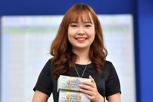 Lãi suất ngân hàng hôm nay 7/4/2026: VietinBank và Techcombank tăng mạnh tới 1,1%