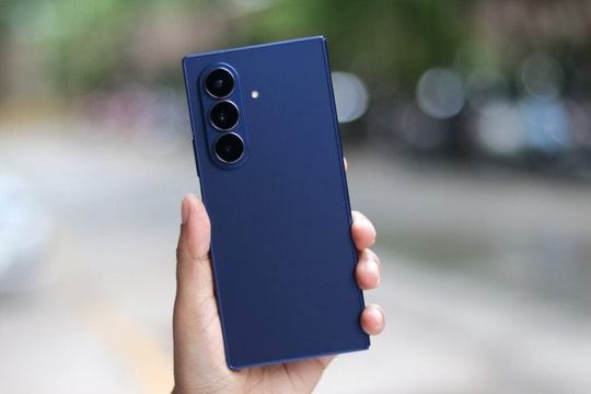 Giải mã Samsung Galaxy Z Fold8: Mức giá không đổi và nâng cấp camera 200MP đột phá