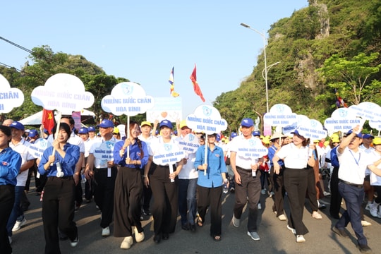 600 người tham gia đi bộ vì hòa bình, lan tỏa thông điệp đoàn kết và yêu thương