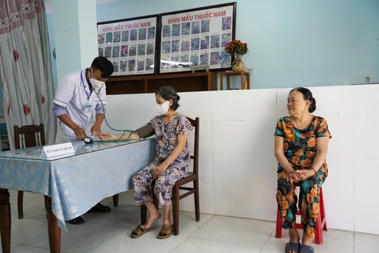 Y tế cơ sở đa dạng dịch vụ, gần dân hơn