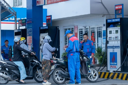 Giá xăng dầu hôm nay 9/4/2026: Bảng giá Petrolimex, PVOIL Mipec, GIANGNAMPETROL tại Đà Nẵng