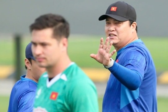 VFF gia hạn hợp đồng với Lee Woon-jae: Xây dựng bức tường thép cho tuyển Việt Nam