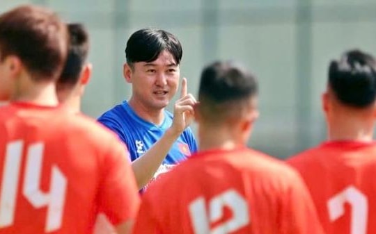 Trợ lý Lee Jung Soo rời Đội tuyển Việt Nam: Chia tay 'cánh tay phải' của HLV Kim Sang Sik