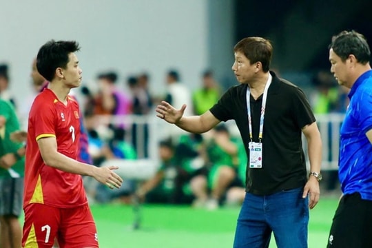 HLV Kim Sang-sik tính đưa Đình Bắc dự ASIAD 20 và kế hoạch cho AFF Cup