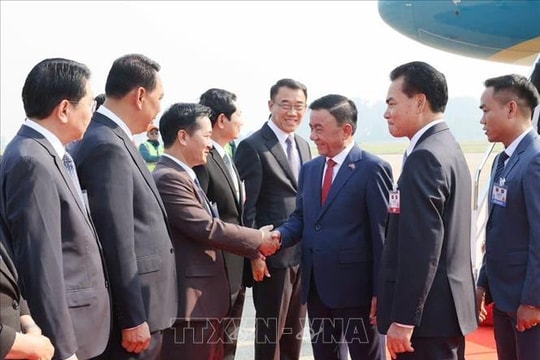 Thường trực Ban Bí thư Trần Cẩm Tú đến Viêng Chăn, bắt đầu thăm chính thức Lào