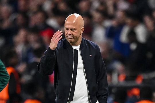 Thất bại 0-2 trước PSG: Khi canh bạc của Arne Slot trở thành thảm họa chiến thuật