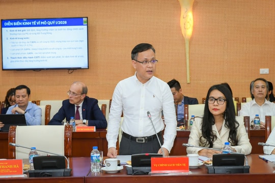 Các ngân hàng đồng thuận giảm lãi suất sau cuộc họp với Thống đốc Phạm Đức Ấn