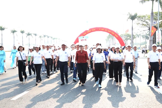 Hơn 1.000 người diễu hành hưởng ứng Ngày sức khỏe toàn dân năm 2026