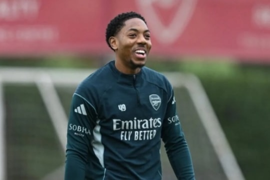 Man Utd rộng cửa chiêu mộ Myles Lewis-Skelly: Lời giải cho bài toán hậu vệ trái