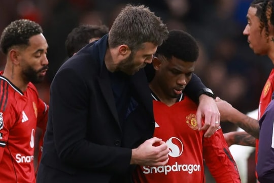 Michael Carrick hồi sinh Manchester United và cơ hội nhận ấn kiếm tại Old Trafford