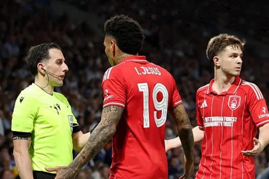 Porto 1-1 Nottingham Forest: Sai lầm phản lưới nhà từ 35m và màn trình diễn lịch sử của Stefan Ortega