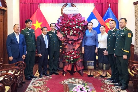 Biên phòng thành phố Đà Nẵng chúc Tết cổ truyền Bunpimay Tổng lãnh sự Lào tại Đà Nẵng