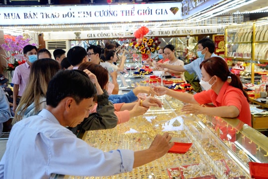 Giá vàng hôm nay 12/4/2026: Giá vàng SJC, vàng nhẫn, giá vàng 24K và vàng thế giới cuối tuần