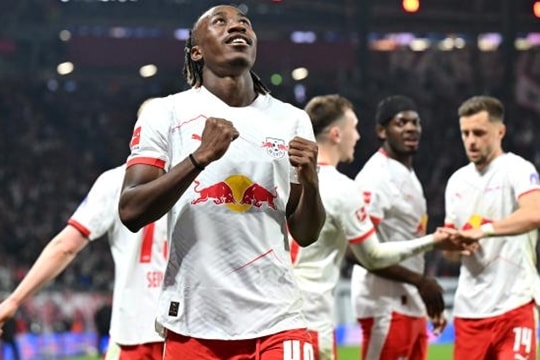 Man United rộng cửa chiêu mộ Yan Diomande nhờ kịch bản Jadon Sancho sang Leipzig