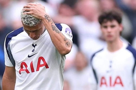 Tottenham Hotspur chính thức rơi xuống nhóm cầm đèn đỏ tại Ngoại hạng Anh