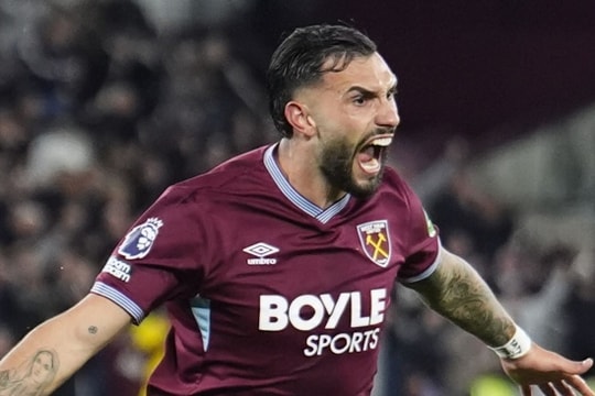 West Ham vùi dập Wolves 4-0: Bước ngoặt trụ hạng đẩy Tottenham xuống nhóm cầm đèn đỏ