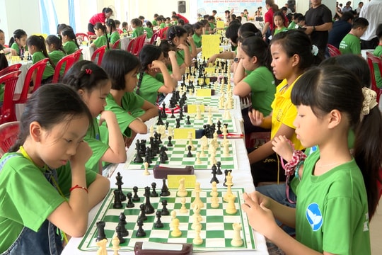 Sôi nổi giải cờ vua “Kỳ thủ tranh tài”