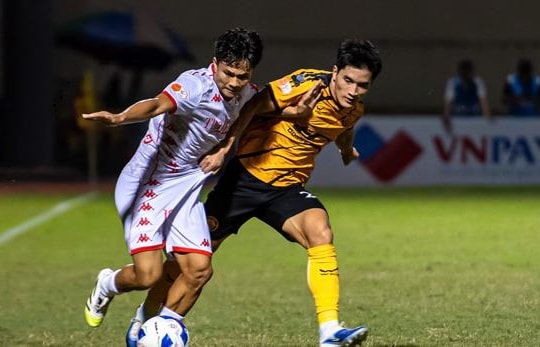 Nguyễn Ngọc Mỹ nén đau thi đấu giữa cuộc khủng hoảng kép của Thanh Hóa
