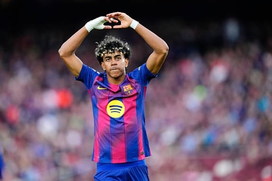 Lamine Yamal rực sáng giúp Barcelona đè bẹp Espanyol 4-1 và tiến gần ngôi vương La Liga