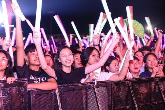 50 nghìn khán giả “cháy” hết mình trong concert “Thanh âm kỷ nguyên mới”