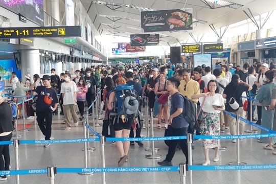 Giá vé tăng dịp lễ tới