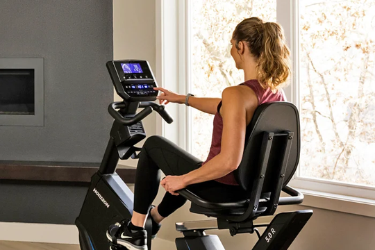 Xe đạp tập tại Johnson Fitness: trải nghiệm chất lượng cho sức khỏe