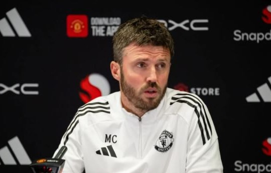 Michael Carrick và 3 bài toán nhân sự cân não trước thềm derby MU gặp Leeds