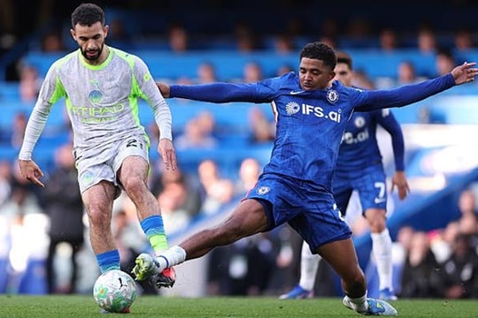 Chelsea thảm bại 0-3 trước Man City: Hàng phòng ngự tỷ bảng vỡ vụn vì bóng bổng