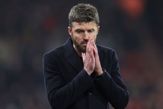 Michael Carrick tiến gần vị trí HLV chính thức tại Man United khi Luis Enrique ở lại PSG