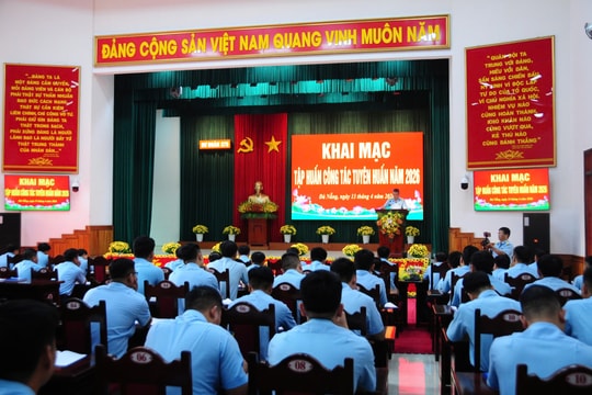 Sư đoàn Phòng không 375 tập huấn công tác tuyên huấn năm 2026