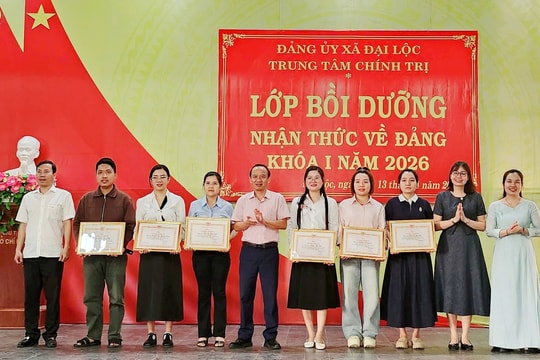 Trung tâm Chính trị xã Đại Lộc bồi dưỡng nhận thức về Đảng cho 94 học viên