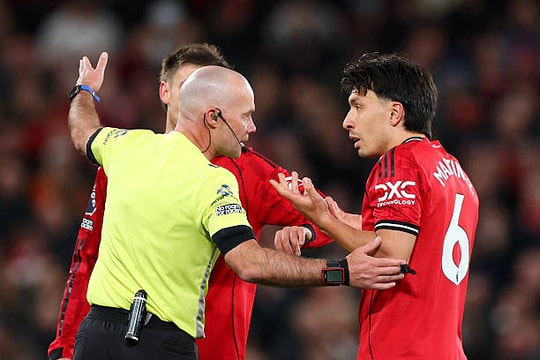 Thất bại lịch sử của Man Utd trước Leeds: Thẻ đỏ tranh cãi và cơn khủng hoảng hàng thủ