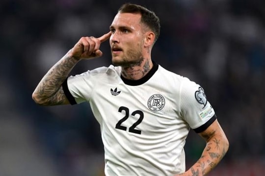 Arsenal và Chelsea quyết đấu giành Lewis Hall, Liverpool cùng MU tranh David Raum