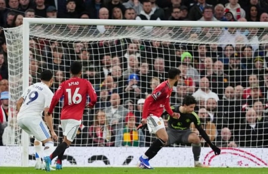 Manchester United gục ngã 1-2 trước Leeds United: Dấu chấm hết cho 45 năm bất bại tại Old Trafford