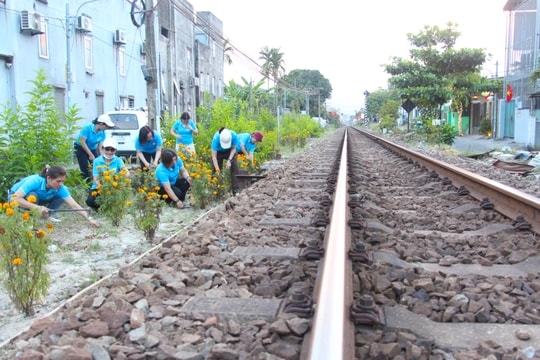 Giữ bình yên những chuyến tàu Bắc - Nam: Lan tỏa mô hình tự quản bảo vệ hành lang đường sắt