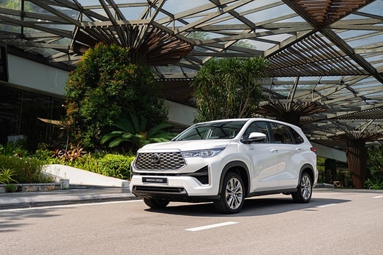 Toyota Innova Cross 2026: Giá lăn bánh mới nhất và đánh giá chi tiết