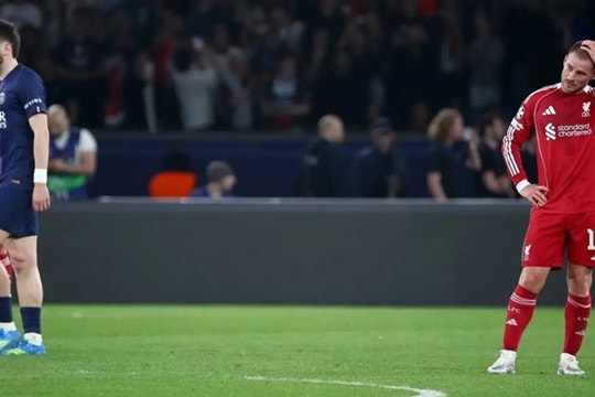 Alexis Mac Allister đối mặt nguy cơ mất suất đá chính sau màn trình diễn tệ hại trước PSG