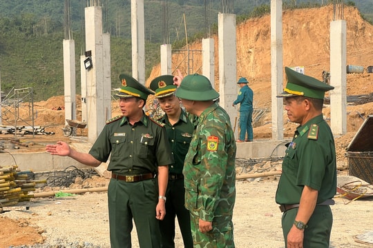Động viên cán bộ, chiến sĩ biên phòng tham gia hỗ trợ xây dựng các trường nội trú tại vùng biên