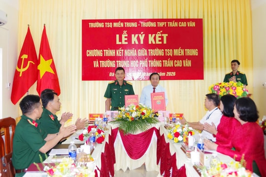 Trường Thiếu sinh quân miền Trung kết nghĩa với Trường THPT Trần Cao Vân (Tam Kỳ)