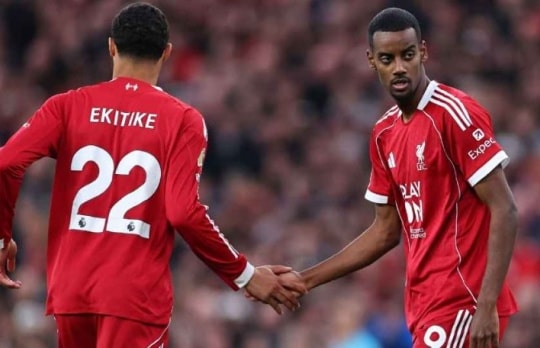 Liverpool mất Hugo Ekitike dài hạn: Alexander Isak đối mặt áp lực gánh vác hàng công