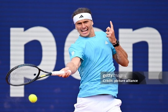 Alexander Zverev ngược dòng vào bán kết Munich Open sau set đấu hủy diệt 6-0 trước Cerundolo