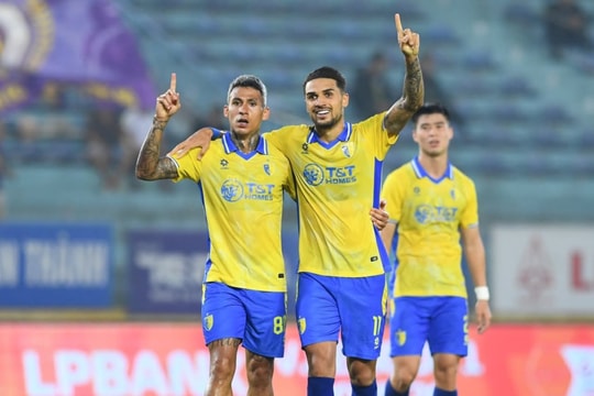 Hà Nội FC ngược dòng hạ Becamex TPHCM 4-2: Đêm diễn rực sáng của Đỗ Hoàng Hên