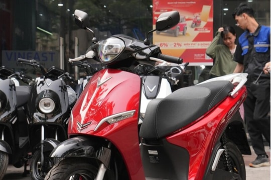 VinFast Feliz II: Xe máy điện ăn khách giảm giá sâu chỉ còn từ 21,7 triệu đồng