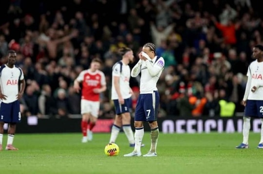 Tottenham và thảm họa lịch sử: Nguy cơ xuống hạng cao nhất từ trước đến nay