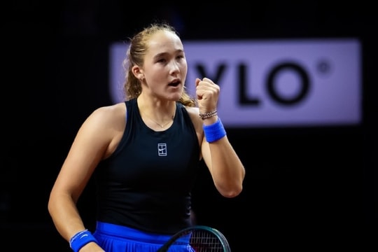 Mirra Andreeva hạ Iga Swiatek lần thứ 3 liên tiếp tại tứ kết Stuttgart Open