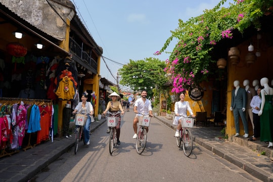 Cycling through Hoi An: Green journey into the soul of Vietnam